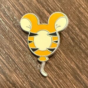 Disney Magical Mystery Balloon Pin | Tigger
